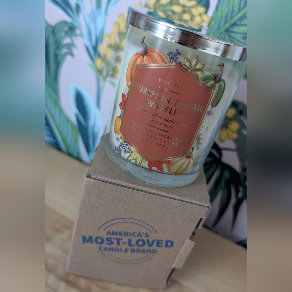 NWT Rare - Bath & Body Works Pumpkin Pecan Waffle Candle